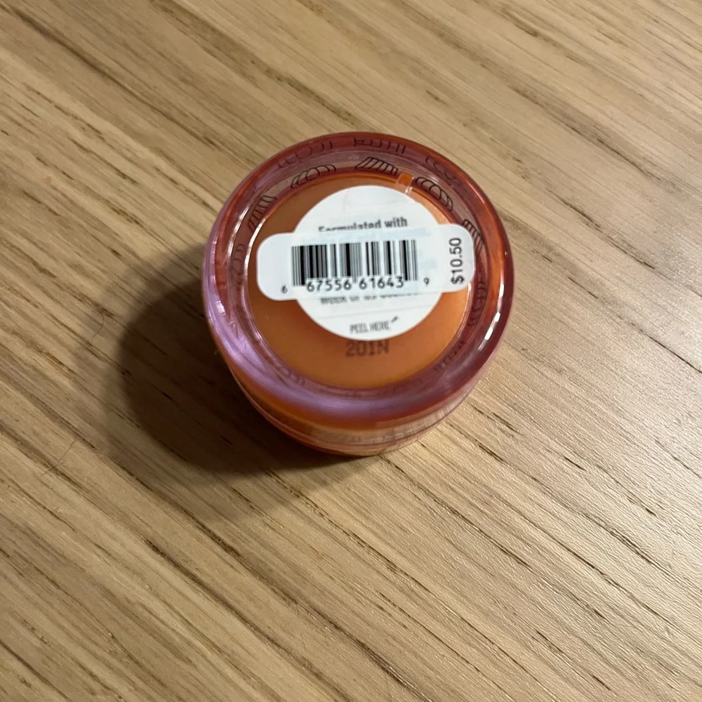 Bath & Body Works Exfoliating Lip Scrub. Pumpkin Cupcake.